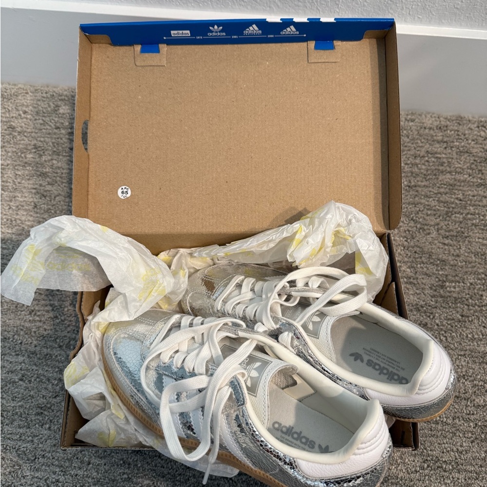 Adidas Samba OG- Cracked Silver/ Metallic 6.5 Womens - BOX NOT INCLUDED